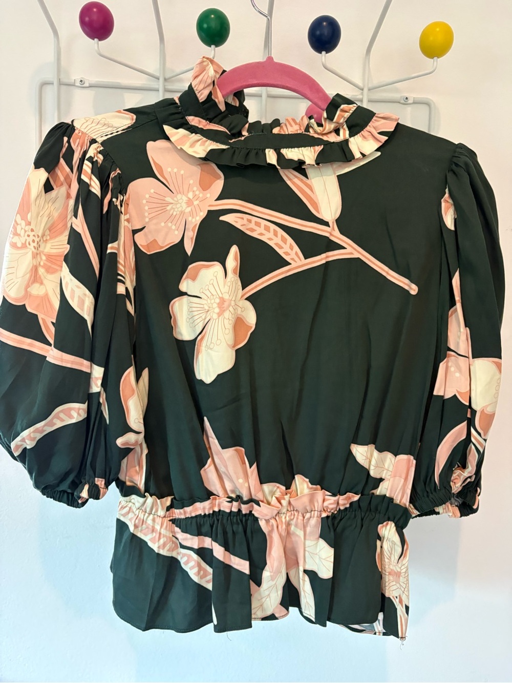 T Tahari Floral Ruffle Peplum Blouse – Size Small